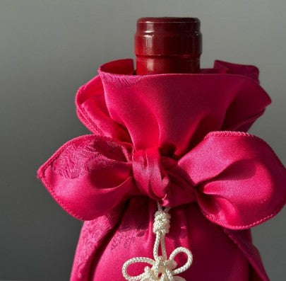 Cherry Pink Silk-Style Bojagi + Norigae Wine Gift Set (55×55 cm) – Knot Guide & Clear Band Included